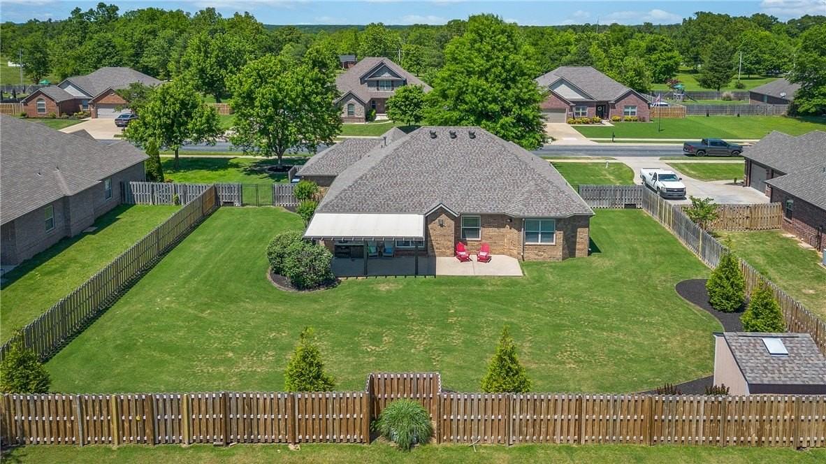3802 Ne Oaktrace Ave - Photo 2 of 25