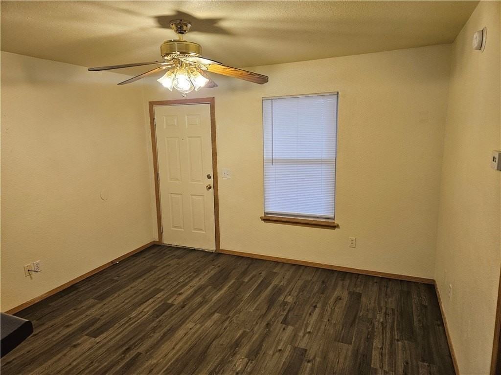 415 Sadie Ln - Photo 4 of 13