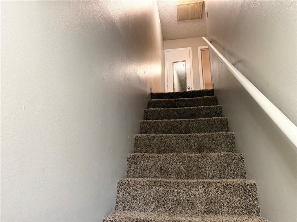 207 White Oak Dr Ne #B - Photo 6 of 10