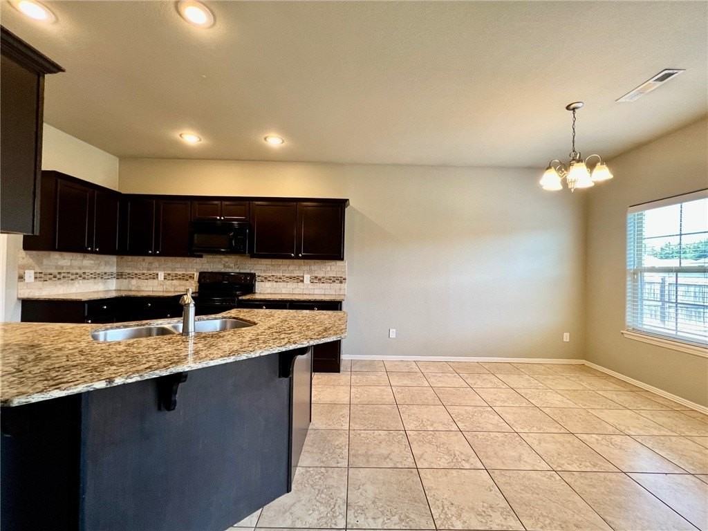 1276 S Blue Willow Ave - Photo 3 of 15