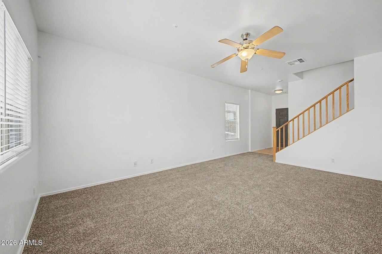 8770 W Wood Dr - Photo 5 of 37