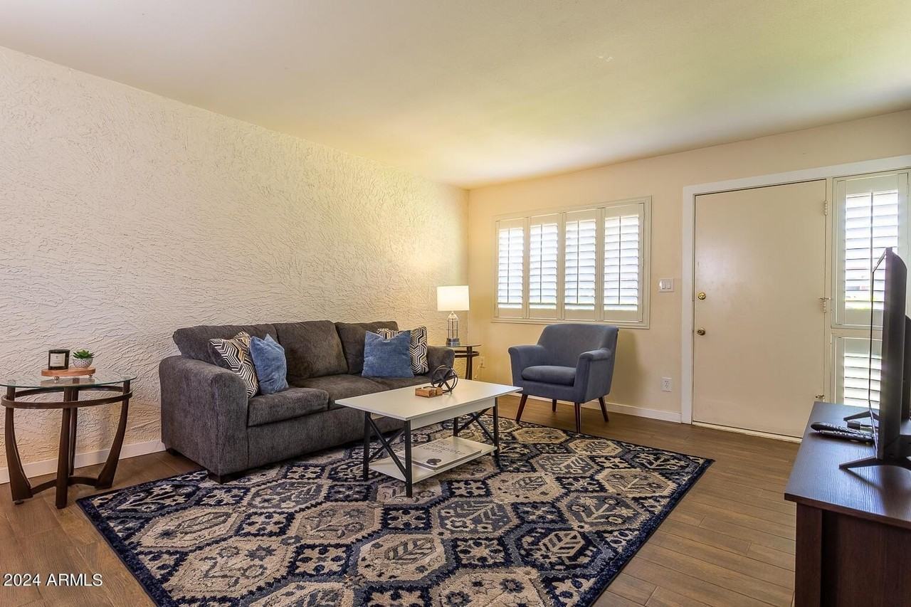 8357 E Thomas Rd - Photo 6 of 29