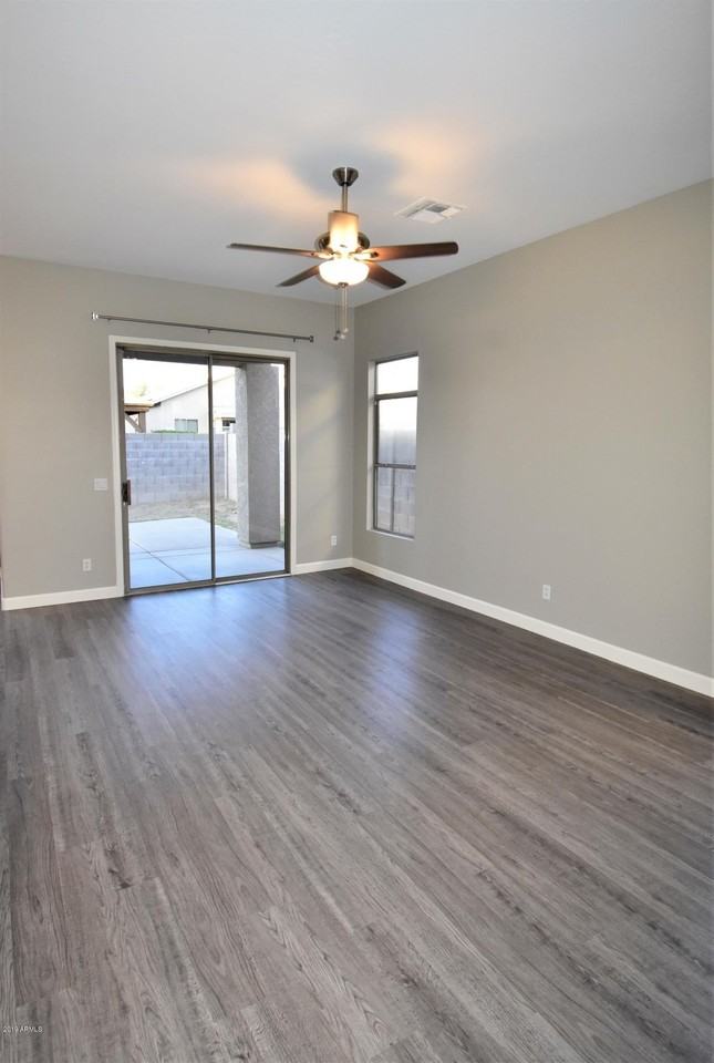 9430 W Elm St - Photo 5 of 30