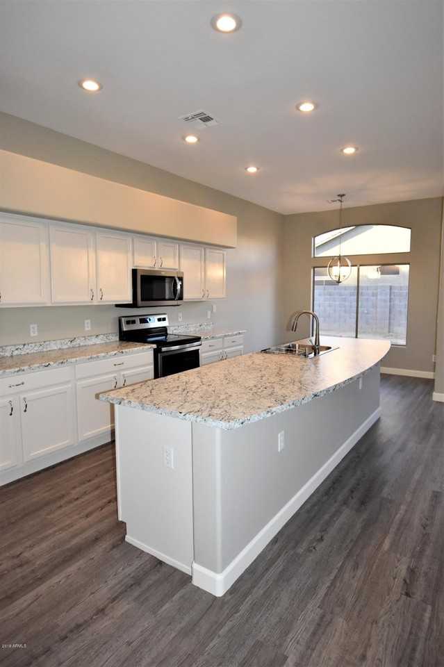 9430 W Elm St - Photo 6 of 30