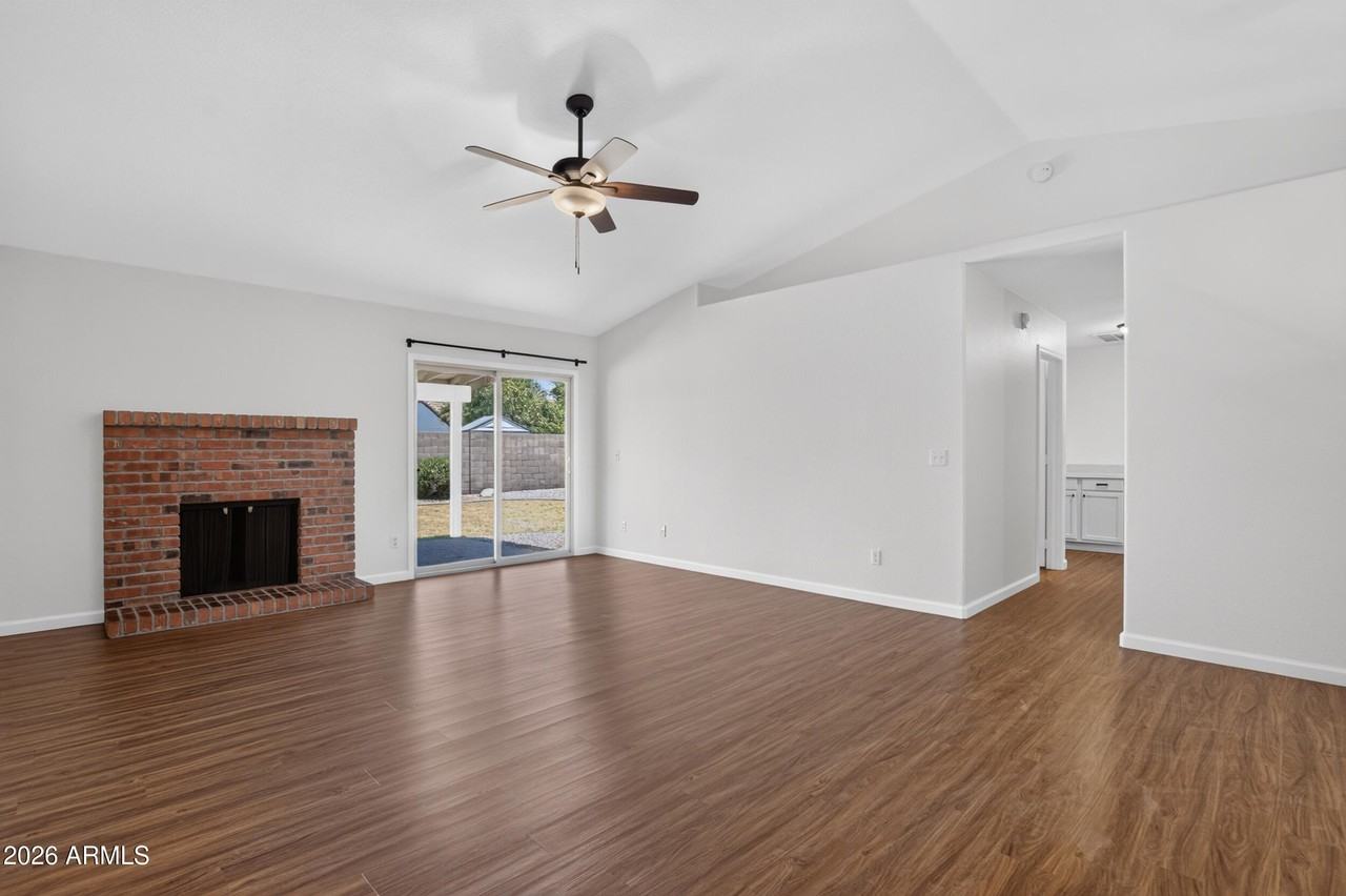 1308 E Princeton Ave - Photo 5 of 26