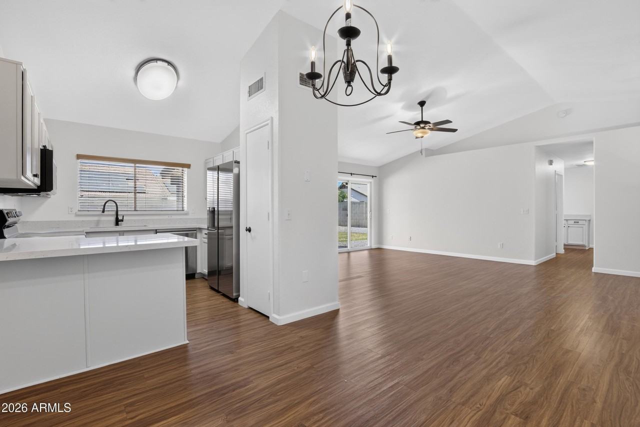 1308 E Princeton Ave - Photo 6 of 26