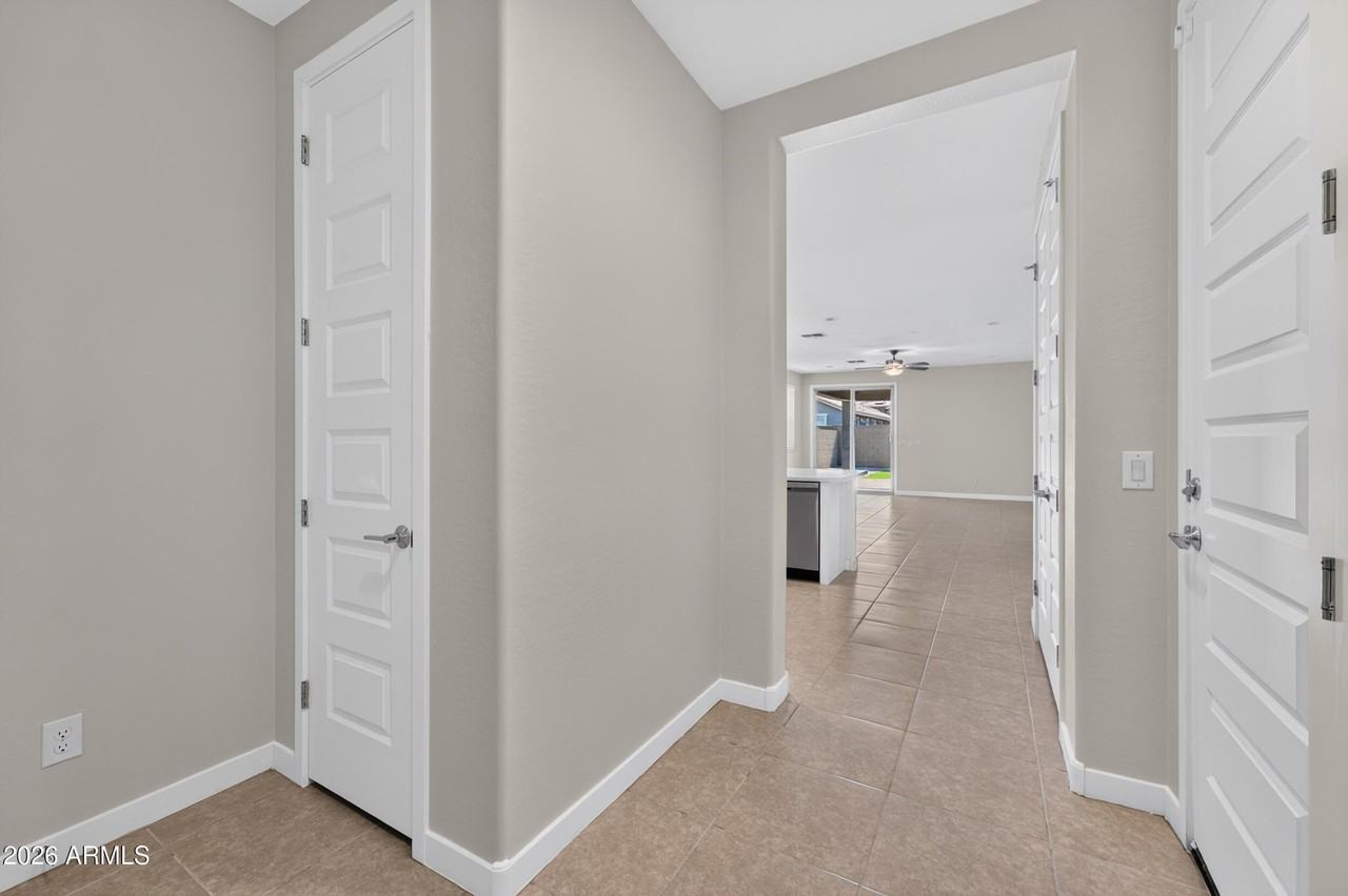 3737 S 64th Ln - Photo 6 of 46