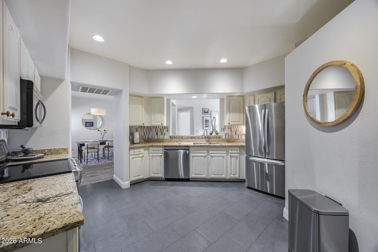 1747 E Northern Ave #117 - Photo 7 of 33