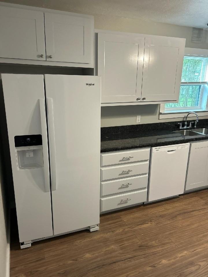 980 N Tannahill St - Photo 3 of 10