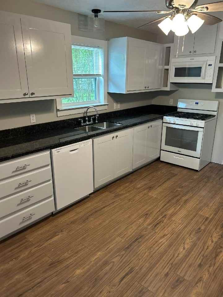 980 N Tannahill St - Photo 4 of 10