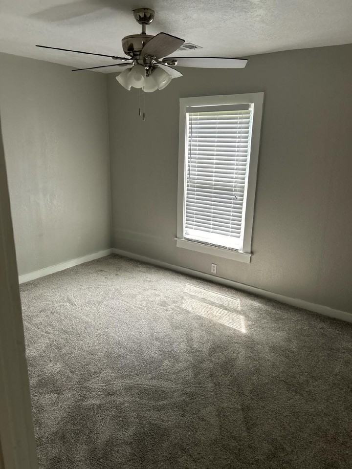 980 N Tannahill St - Photo 6 of 10
