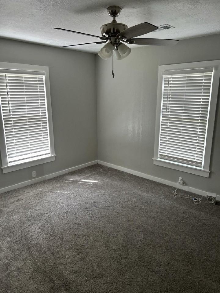980 N Tannahill St - Photo 7 of 10
