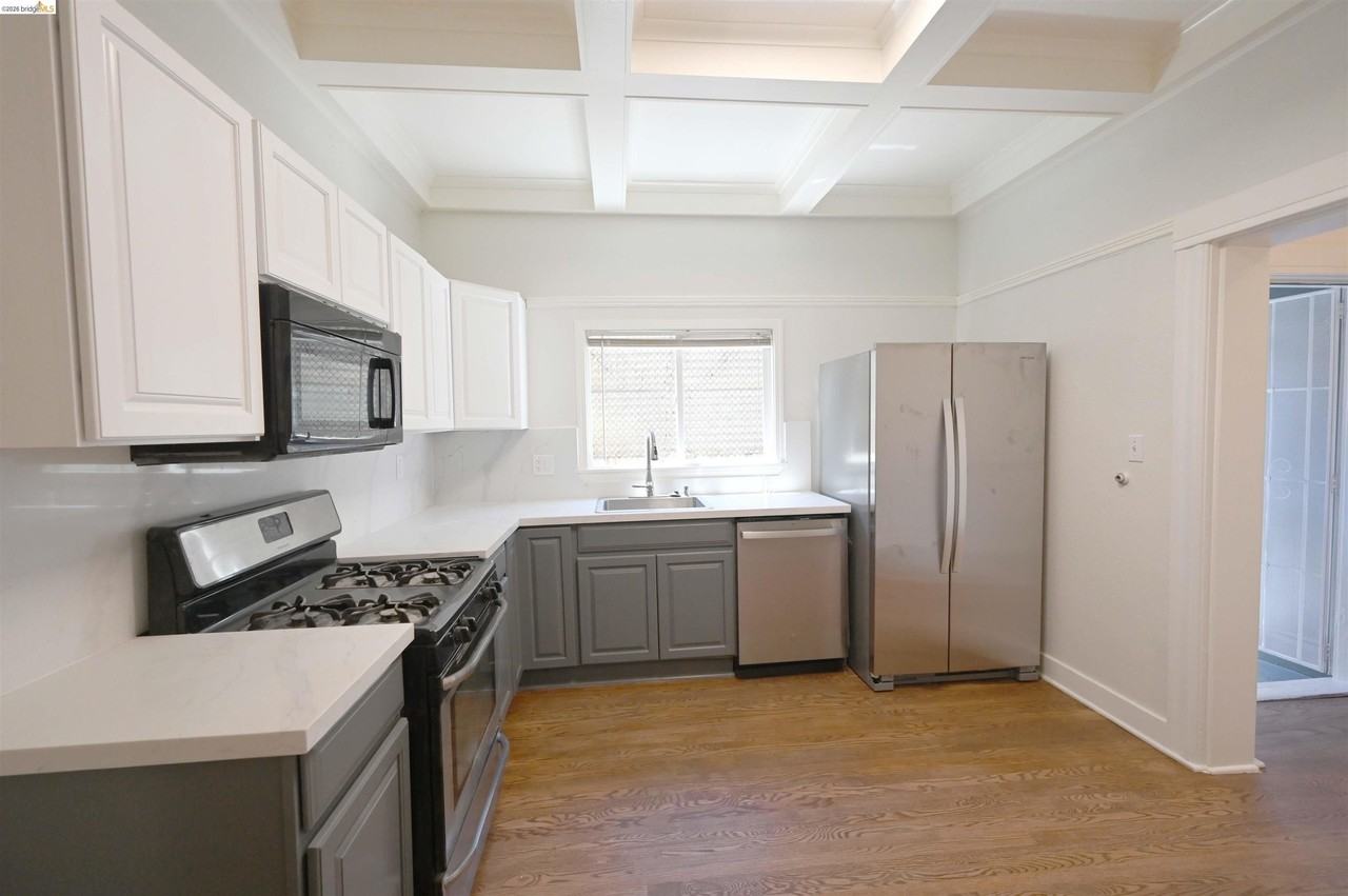 685 37th St #689 - Photo 6 of 16