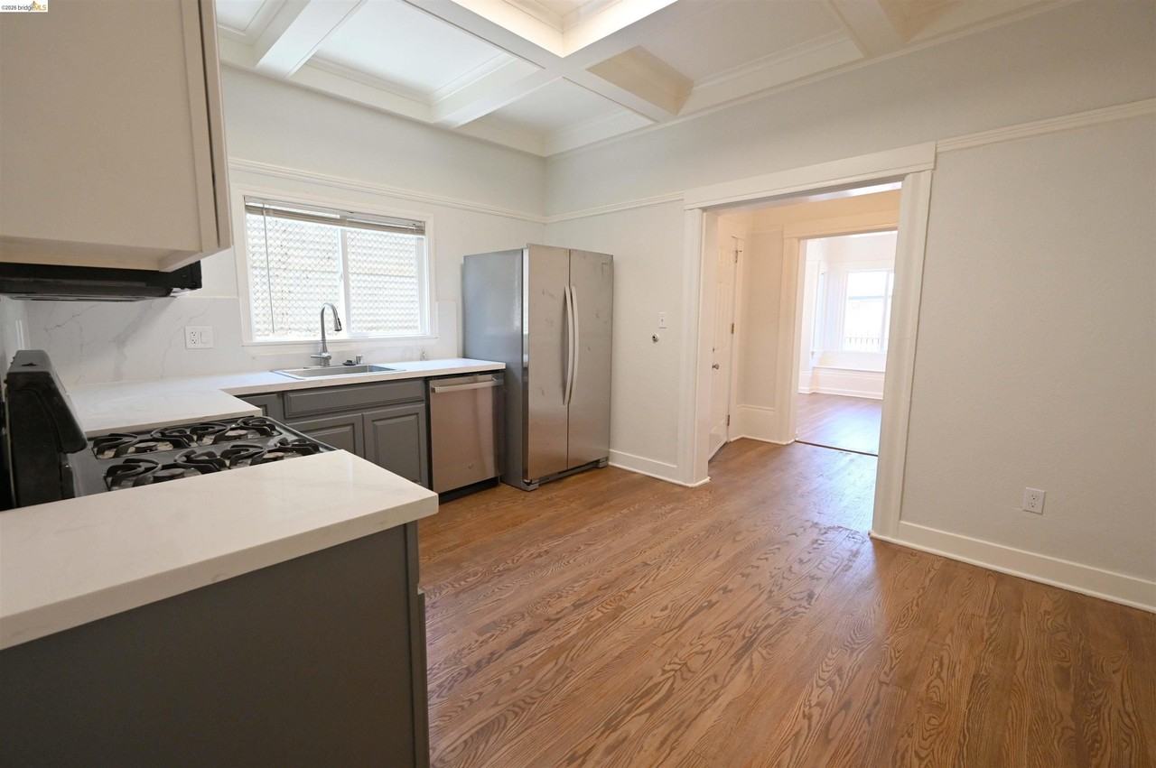 685 37th St #689 - Photo 7 of 16
