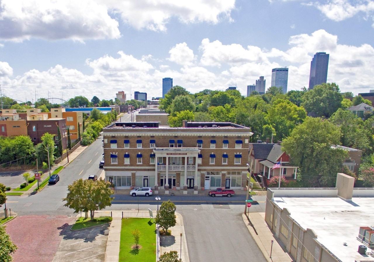 101 S Victory St #208