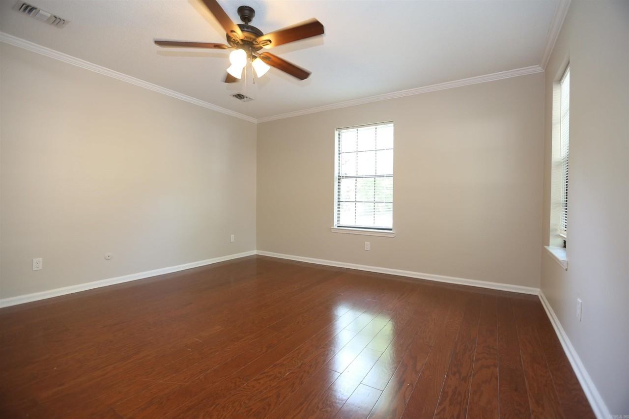 12406 Colleen Dr - Photo 4 of 39