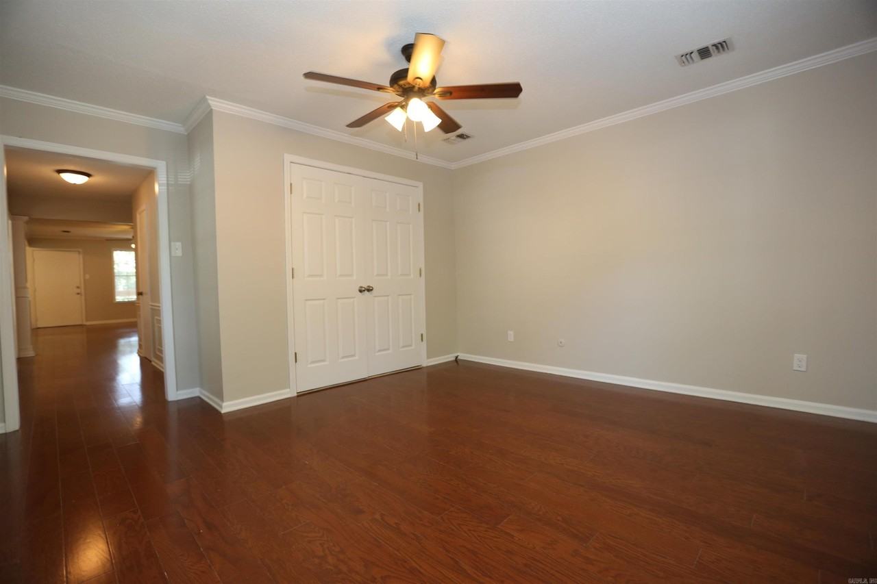 12406 Colleen Dr - Photo 7 of 39