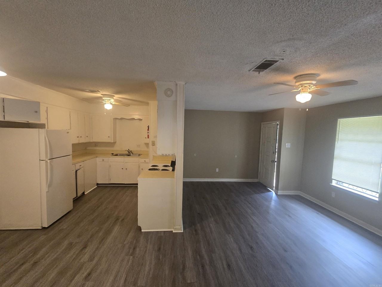 9108 Tanya Dr #B - Photo 3 of 8