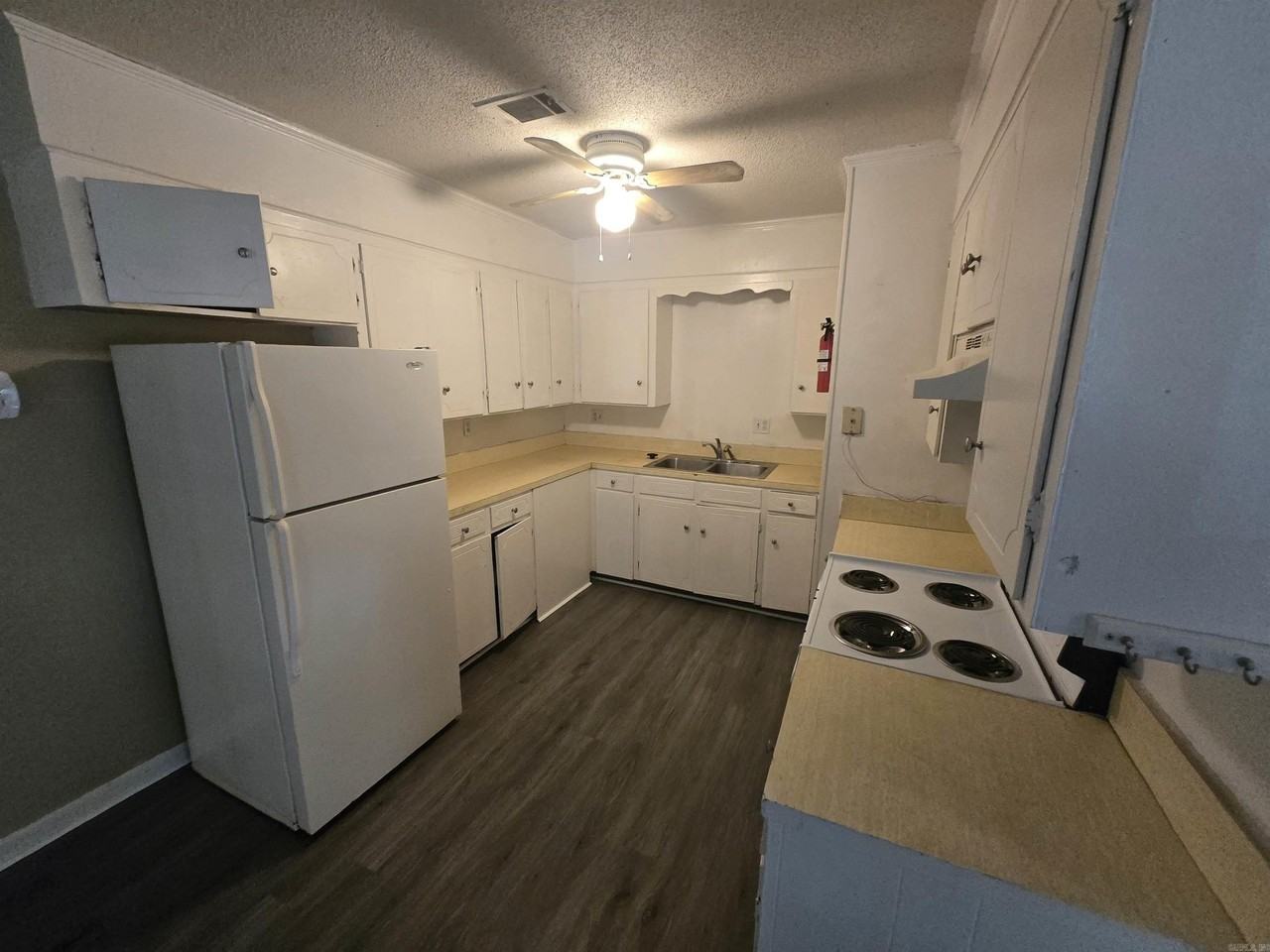 9108 Tanya Dr #B - Photo 5 of 8