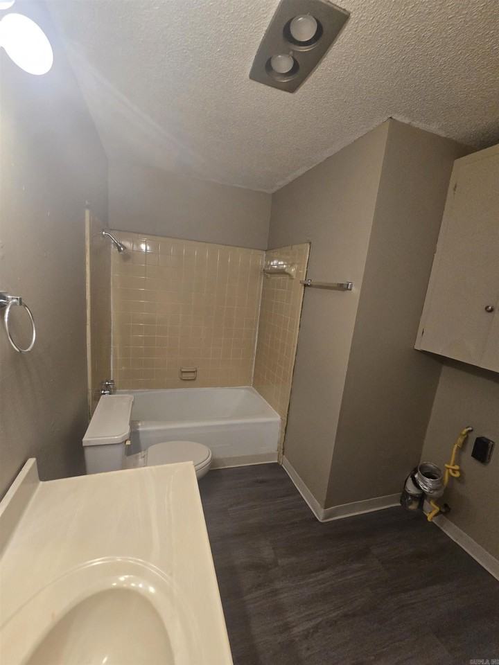 9108 Tanya Dr #B - Photo 7 of 8