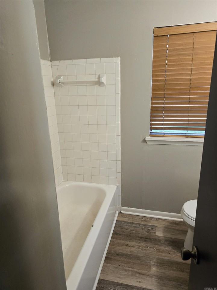 11015 Charlotte Dr - Photo 3 of 6