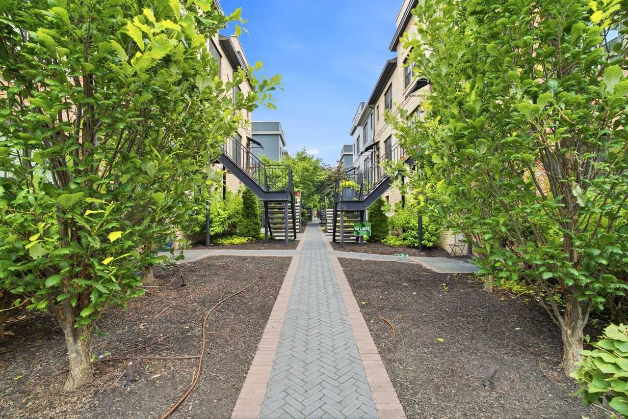 84 Normandy Ave #G52 - Photo 6 of 32