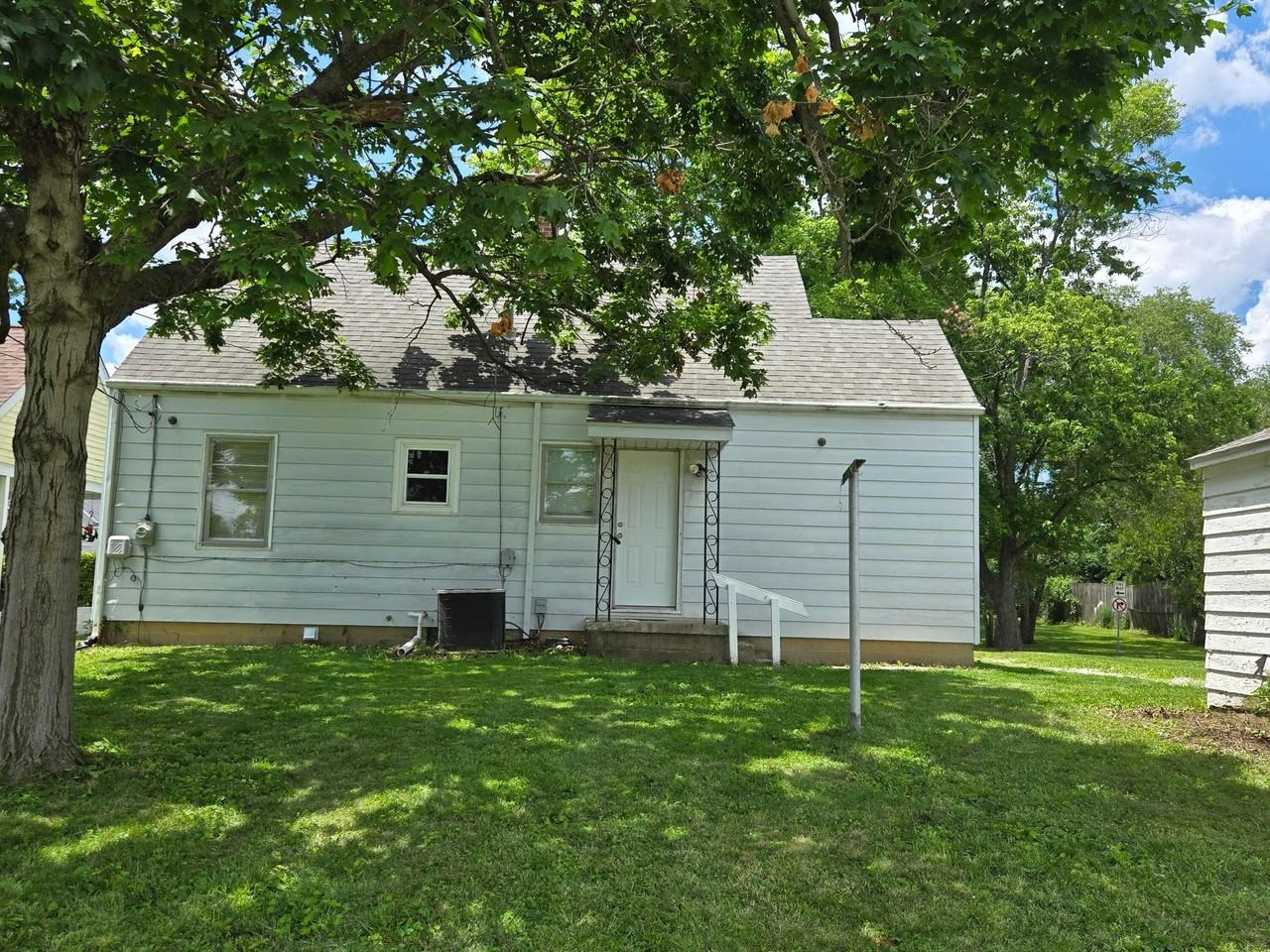 3250 Dresden St - Photo 3 of 20