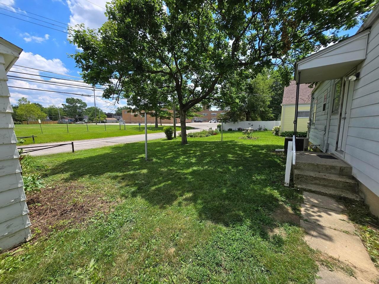3250 Dresden St - Photo 4 of 20