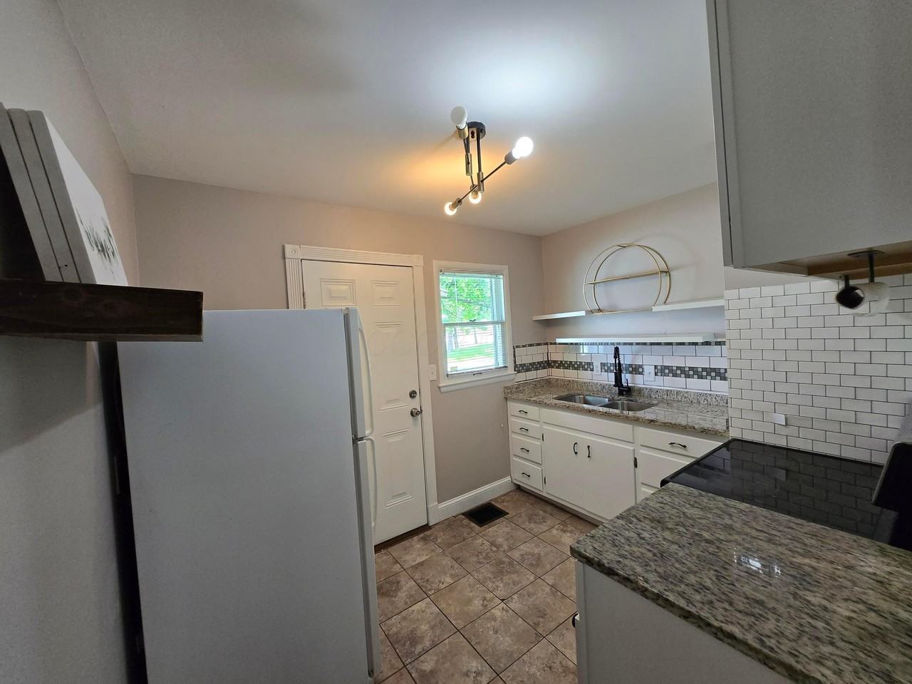 3250 Dresden St - Photo 5 of 20