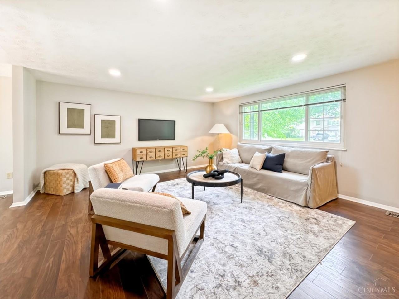 4214 Hanover Dr - Photo 4 of 44