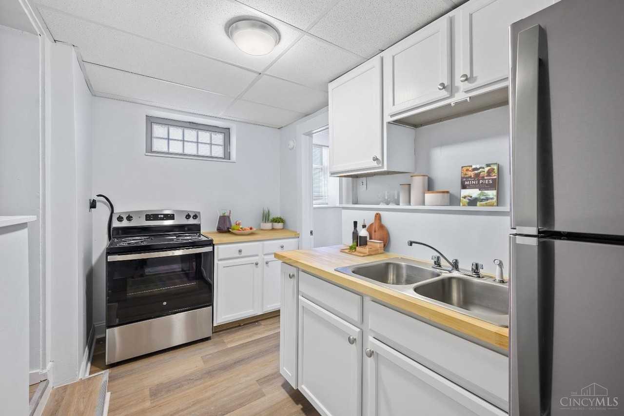 825 William Howard Taft Rd #40 - Photo 4 of 7