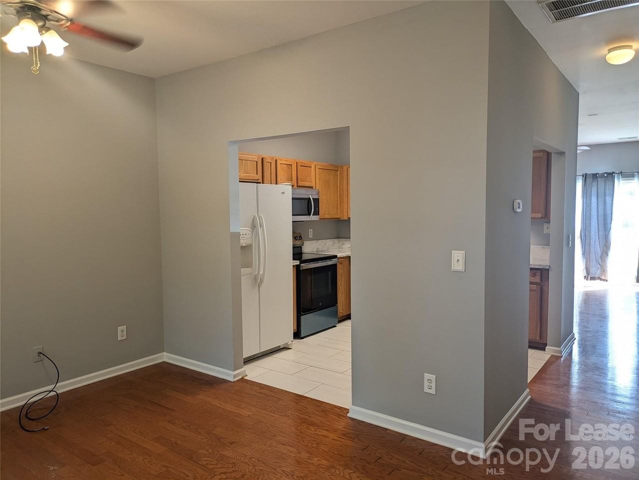 18474 Streamline Ct - Photo 4 of 20
