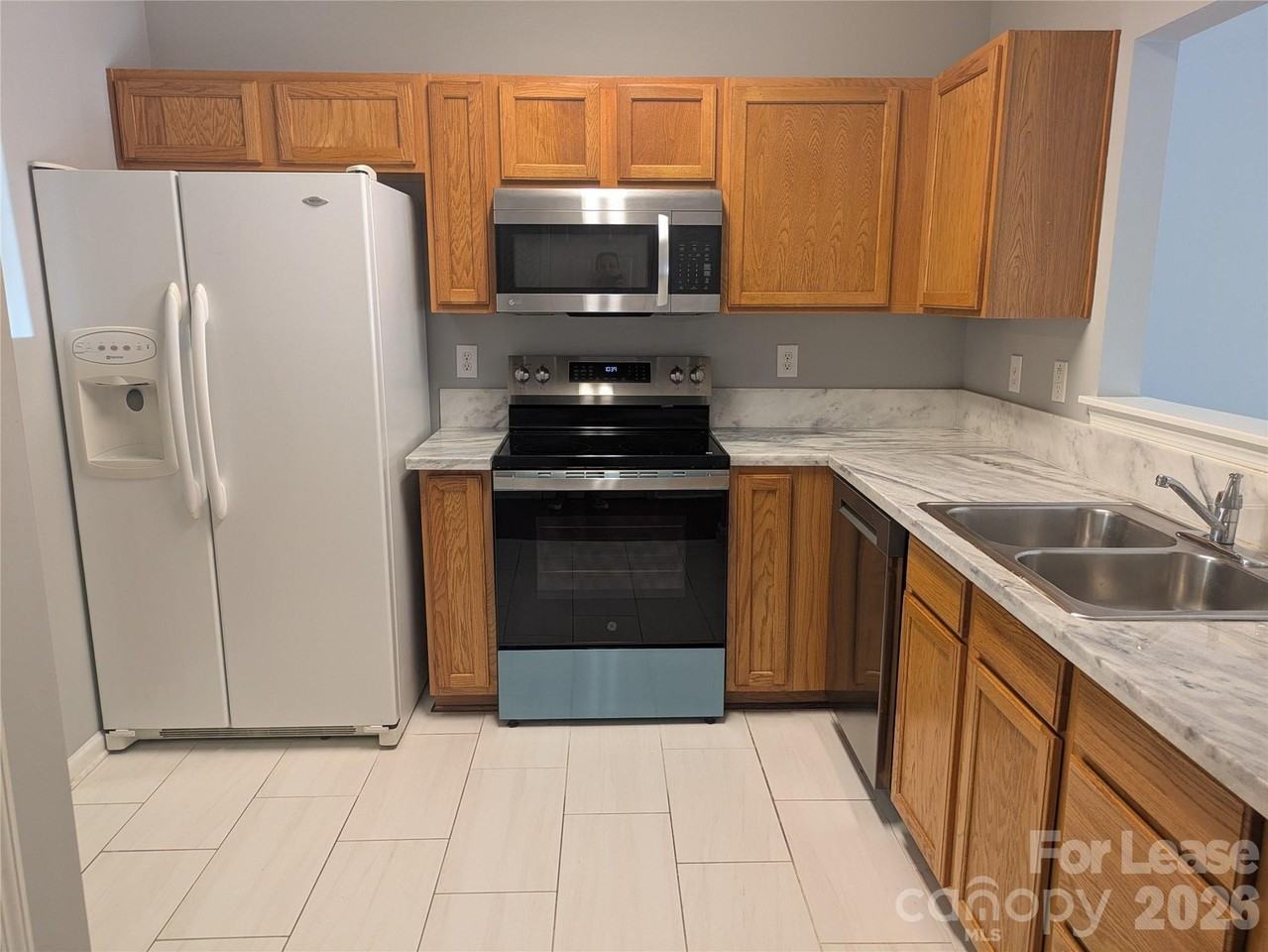 18474 Streamline Ct - Photo 7 of 20