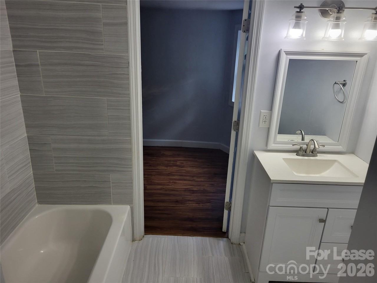 6702 Woodlawn Ln - Photo 7 of 20
