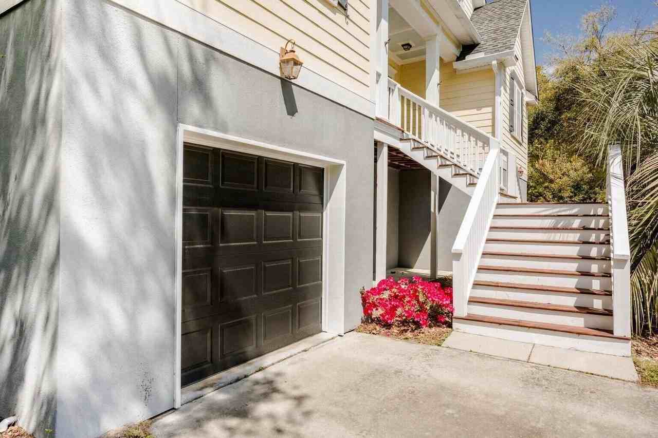929 Misty Lake Dr - Photo 3 of 48