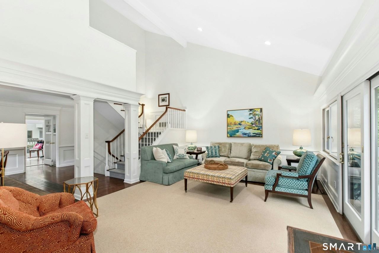 377 Main St #8 - Photo 6 of 28