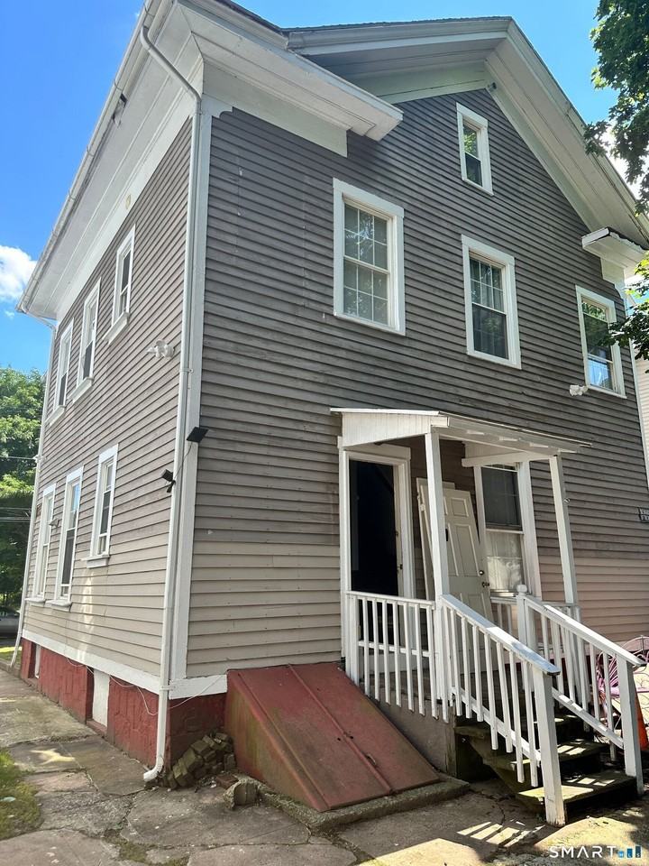 189 Putnam St - Photo 3 of 26