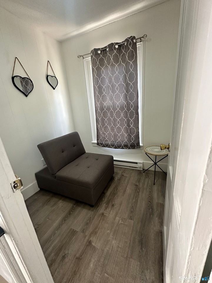 189 Putnam St - Photo 5 of 26