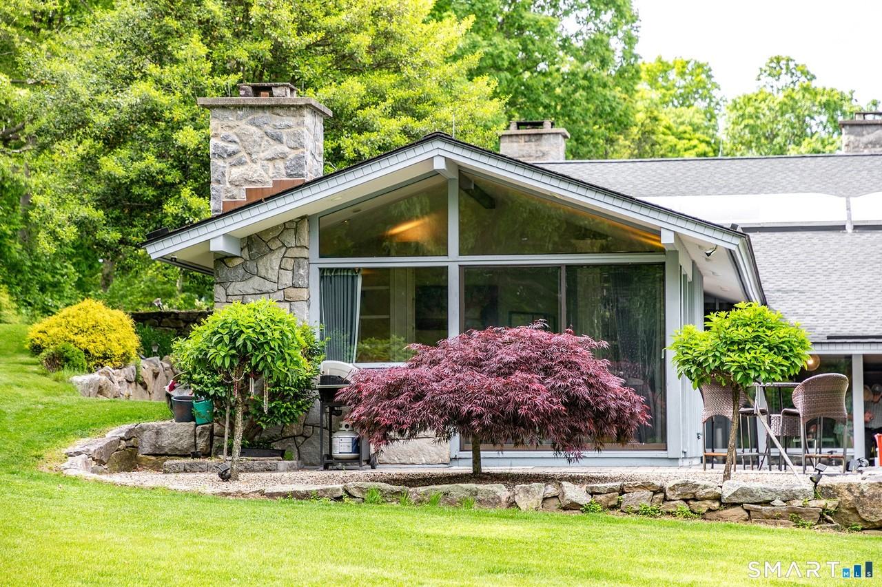 250 Westledge Dr
