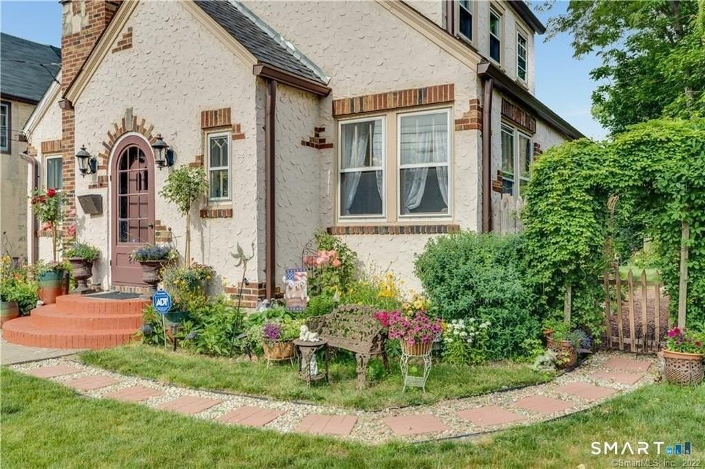 21 Elgin Ave - Photo 2 of 37