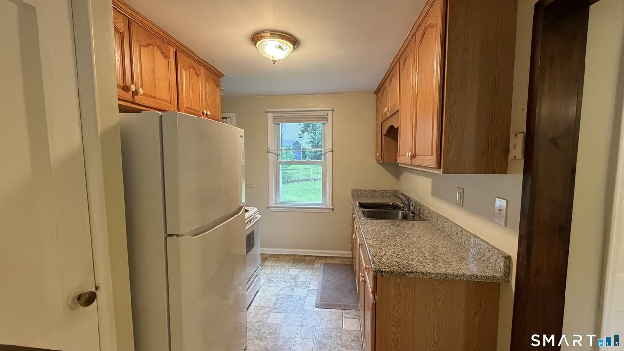 227 Spencer St - Photo 6 of 15