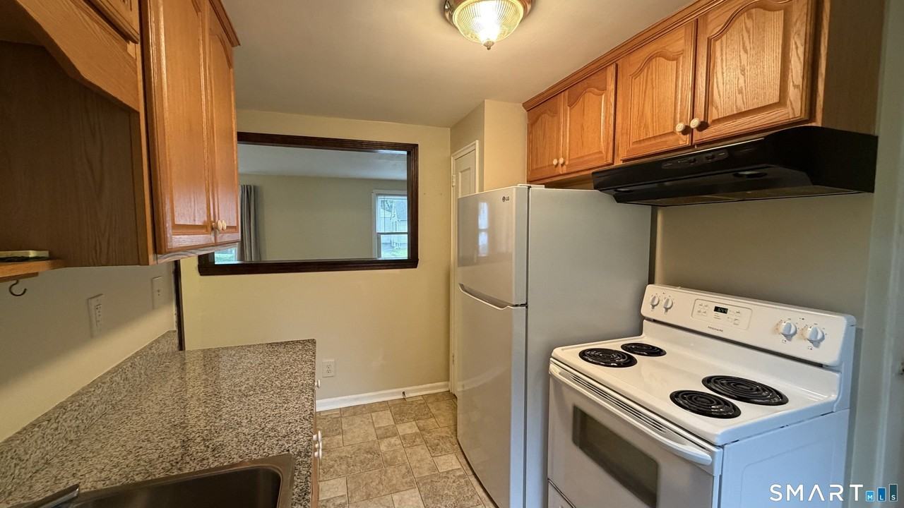 227 Spencer St - Photo 7 of 15