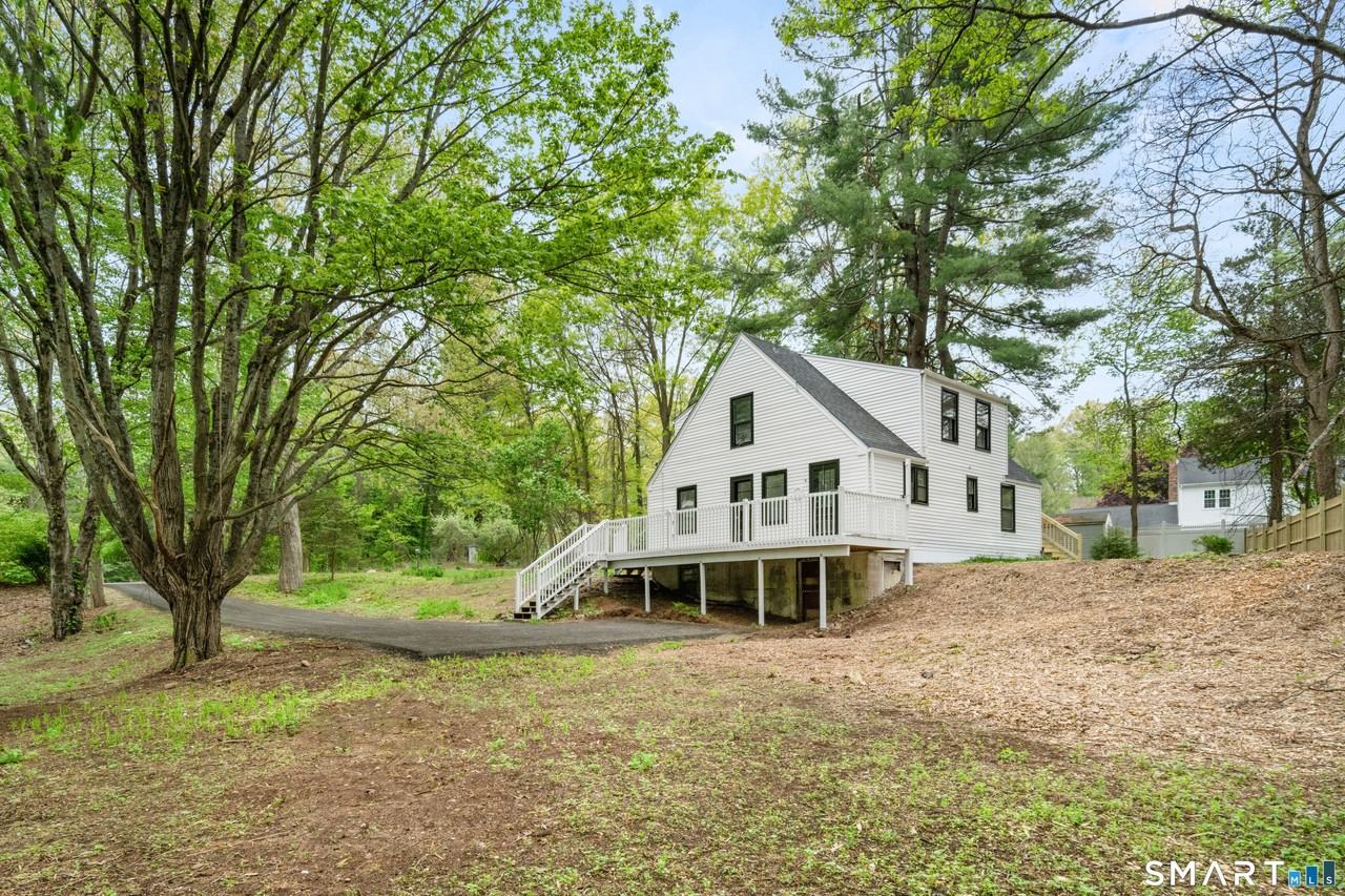 1335 Wolf Hill Rd - Photo 6 of 21