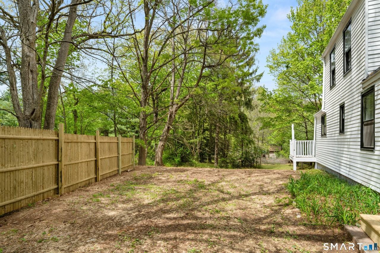 1335 Wolf Hill Rd - Photo 7 of 21