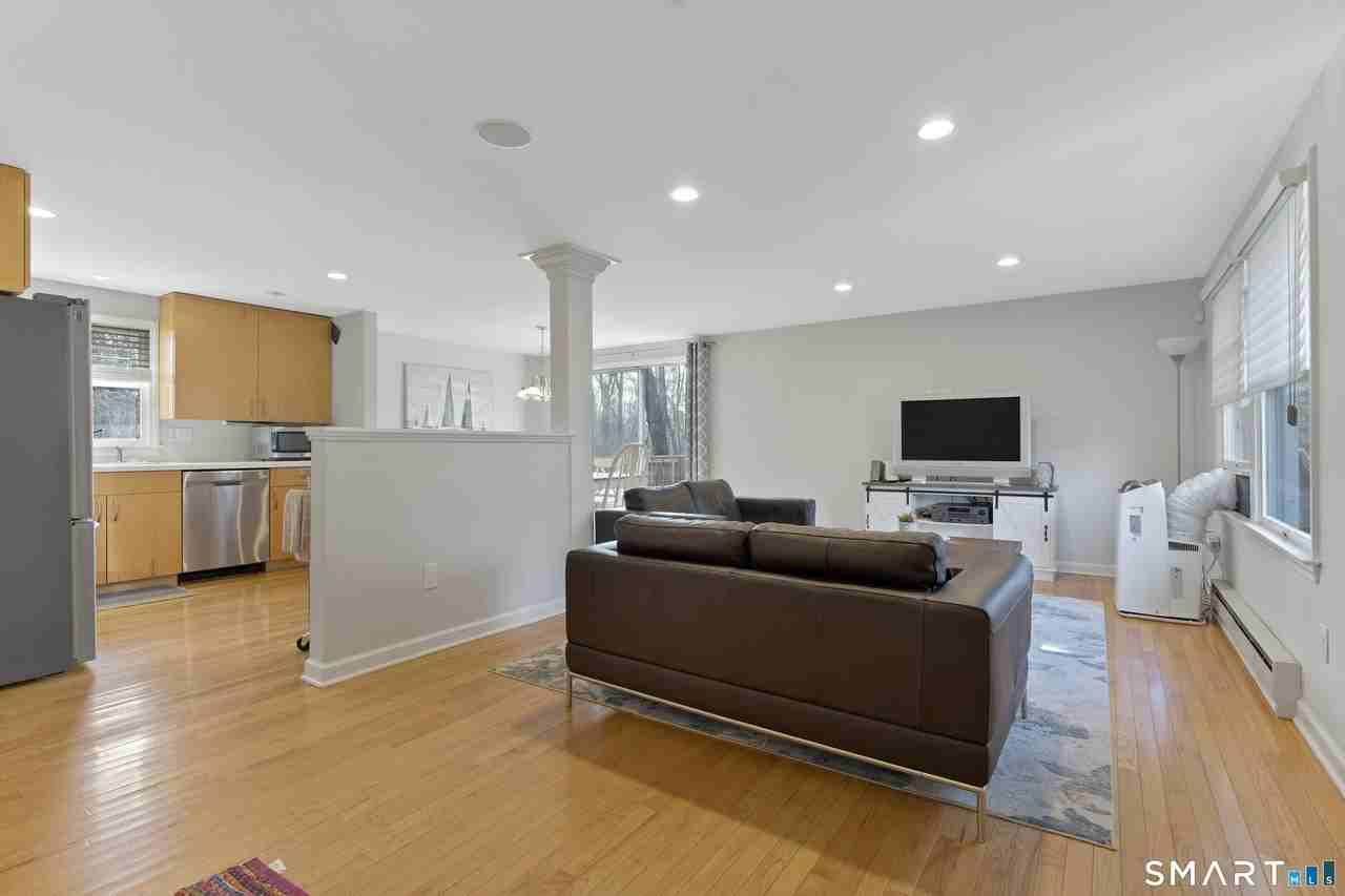 1091 Boston Post Rd - Photo 4 of 17