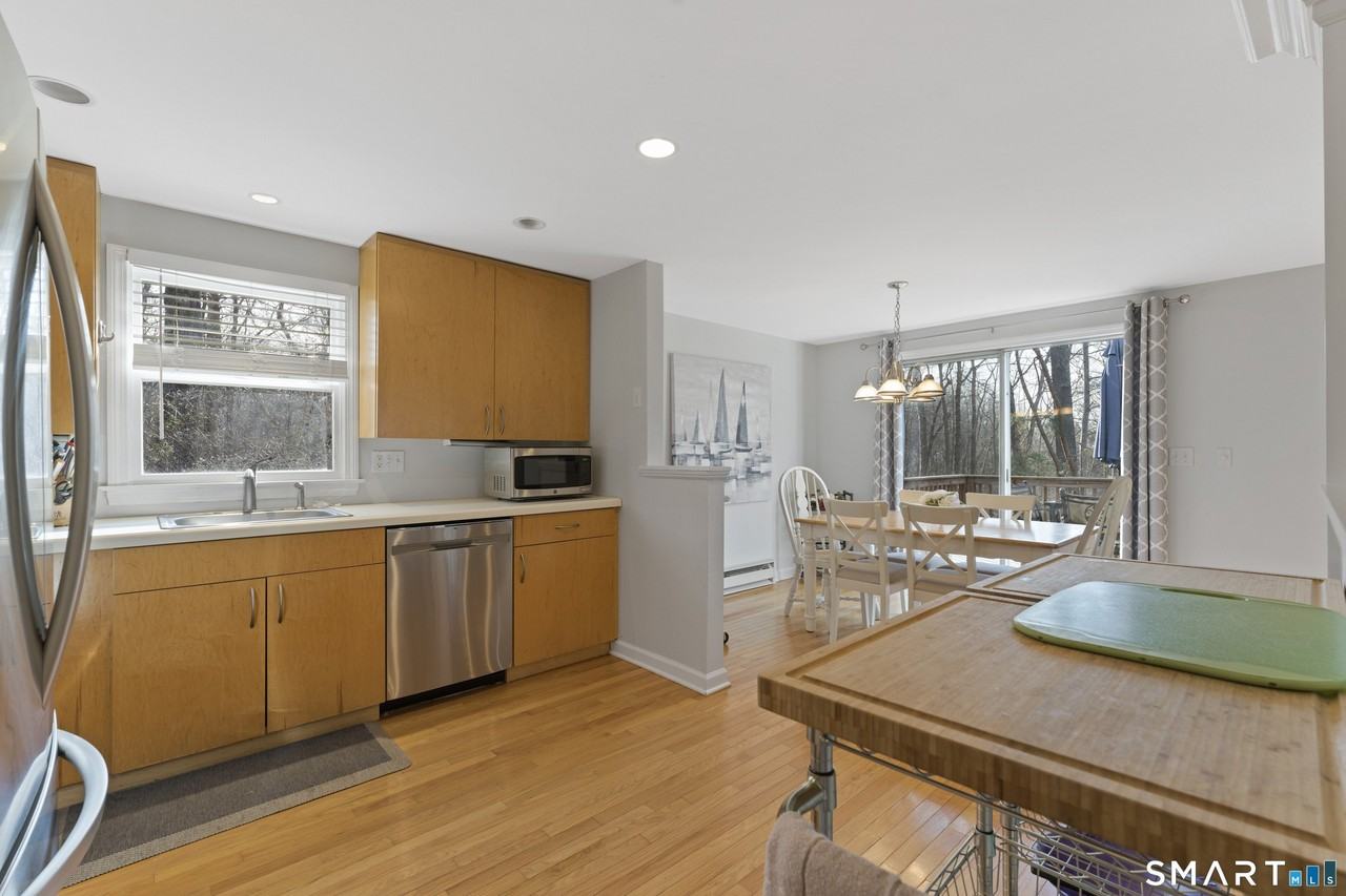 1091 Boston Post Rd - Photo 6 of 17