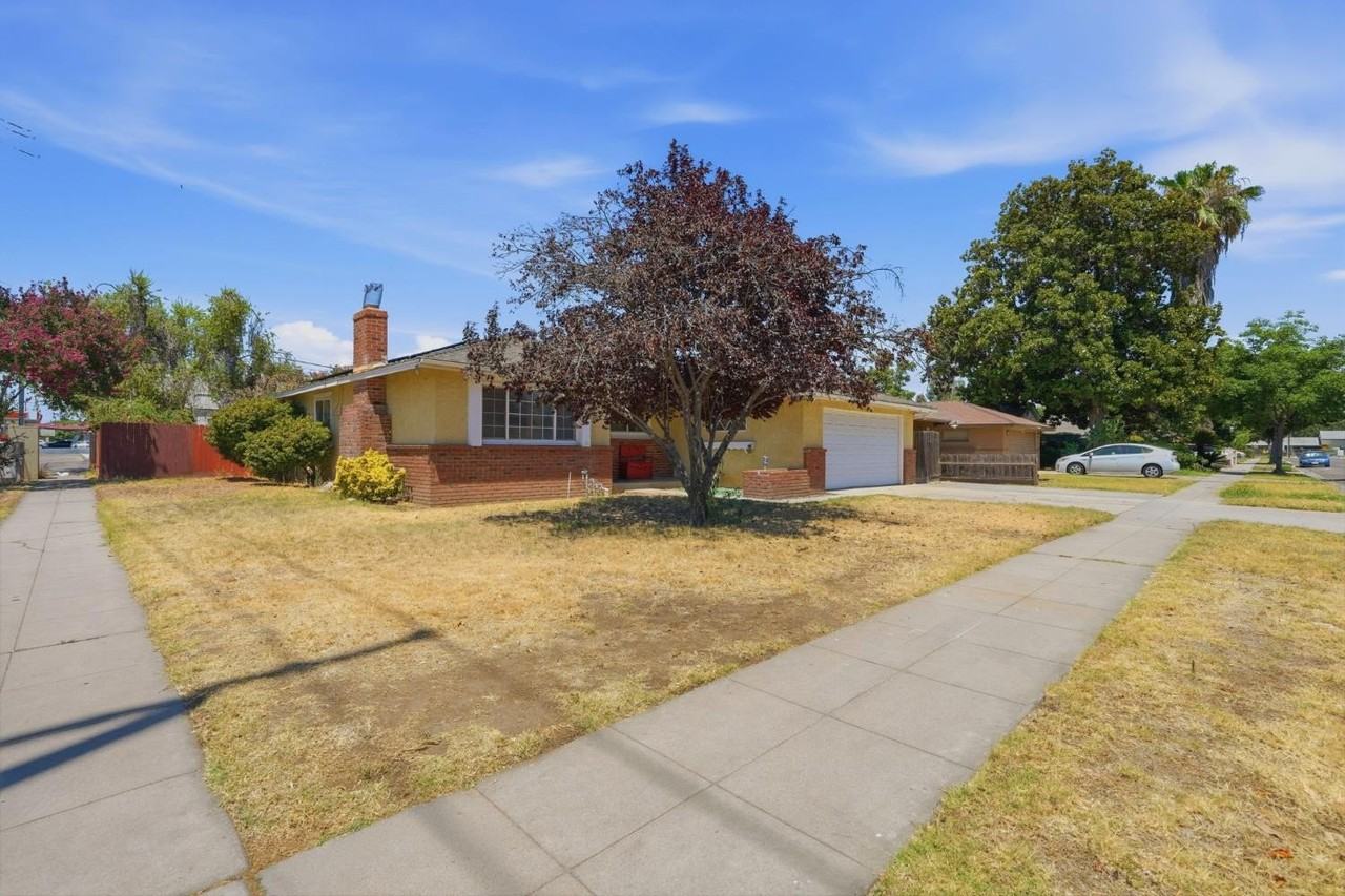 2519 E Buckingham Way - Photo 3 of 25