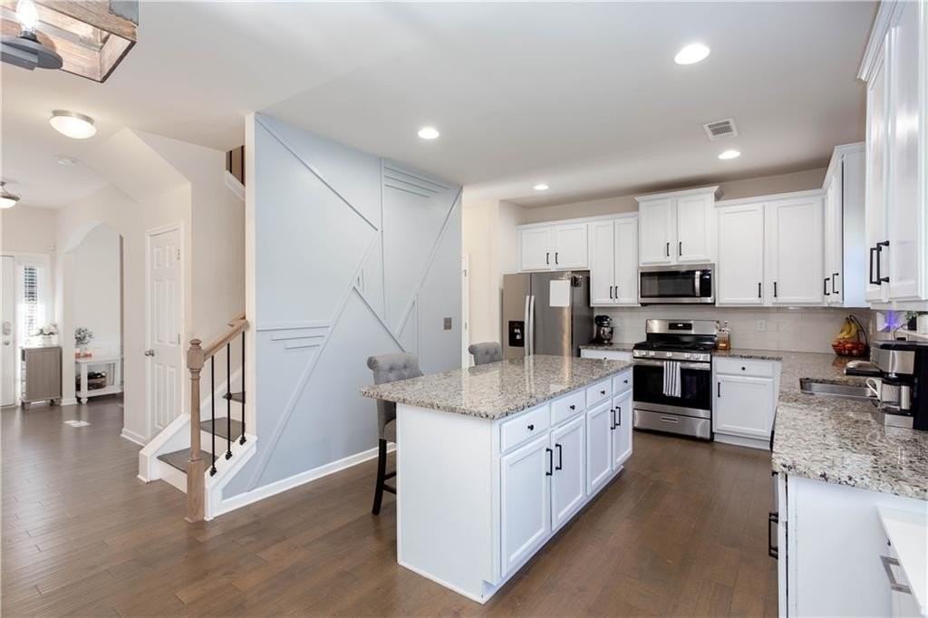 7999 Dawson Ln - Photo 4 of 36