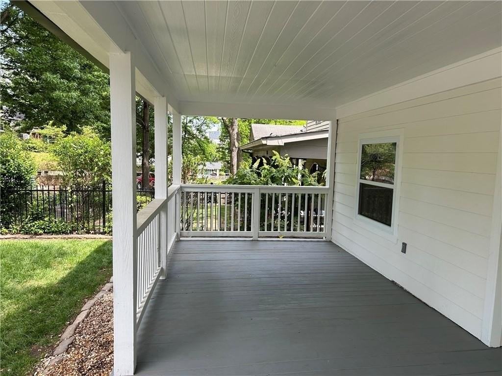 559 Angier Ave Ne - Photo 6 of 28