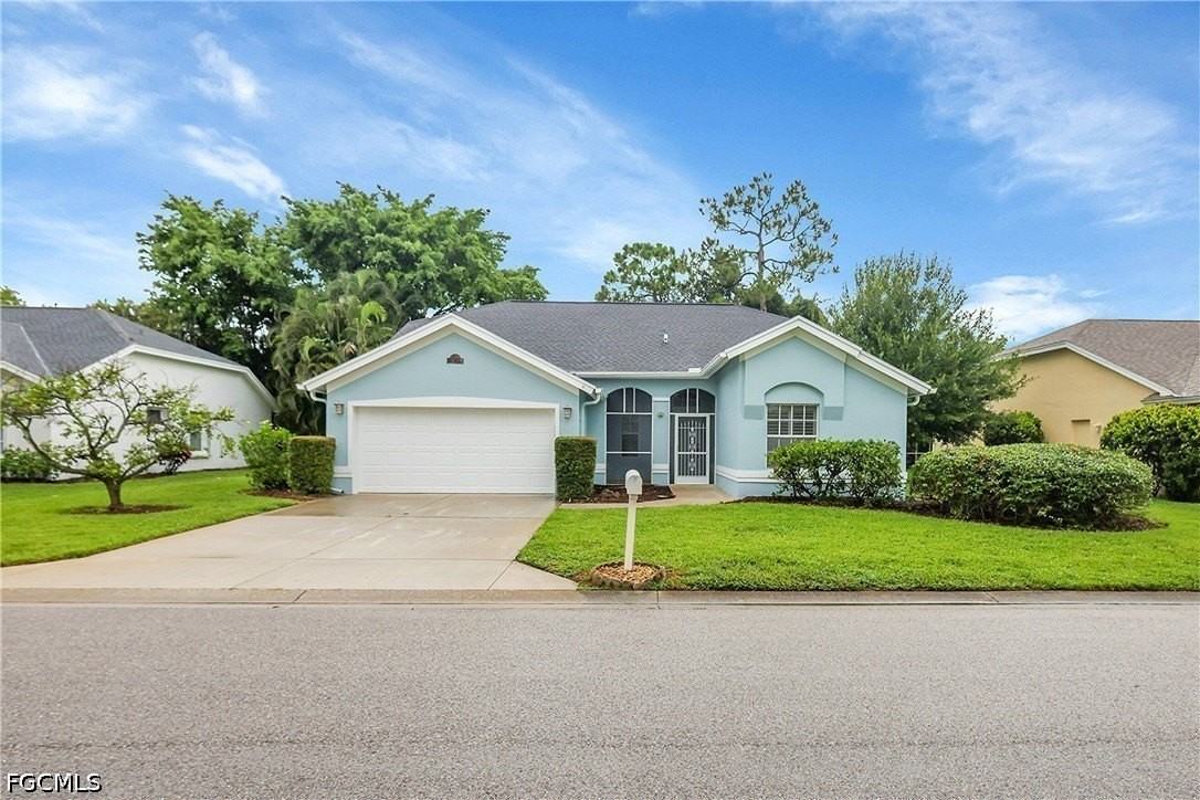 22203 Seashore Cir - Photo 2 of 45